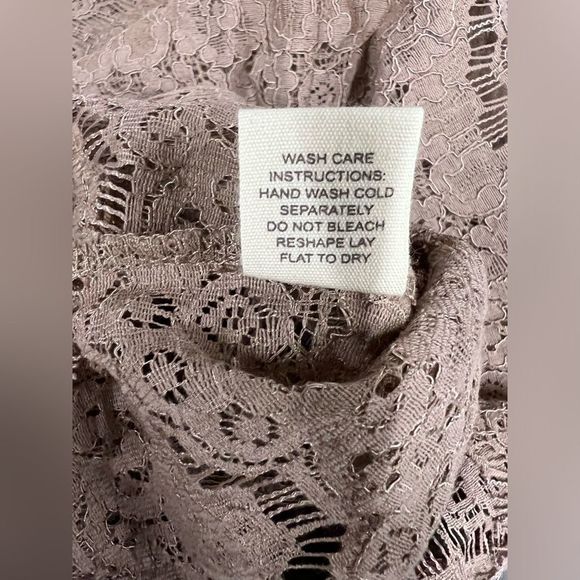 Paper + Tee NWT Neutral Sheer Lace/Eyelet Blouse - Picture 7 of 8